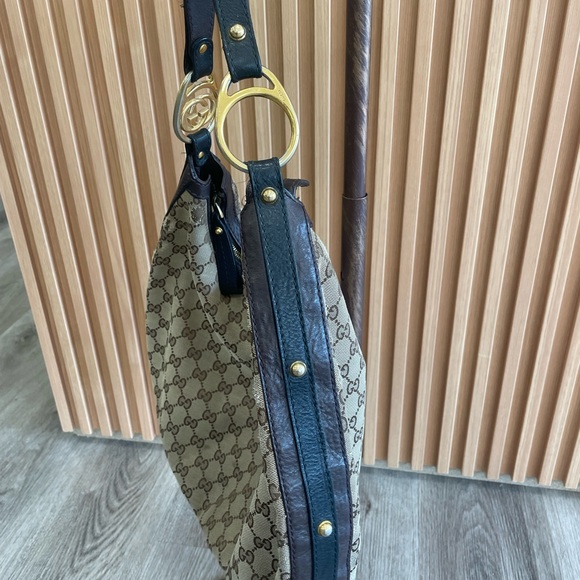 Authentic Gucci canvas pre loved hobo bag. - Picture 3 of 11